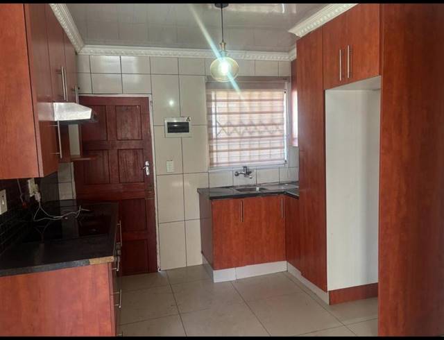 3 BEDROOM PROPERTY TO RENT IN FLEURHOF
